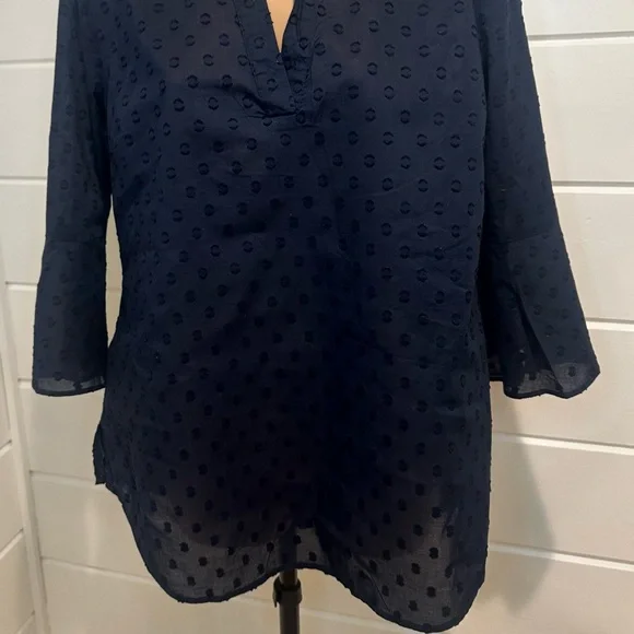 Van Heusen Navy 100% Cotton Textured V-Neck. Ladies Size: Medium - Picture 3 of 10